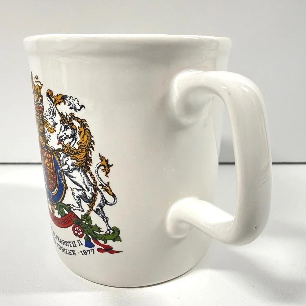 Queen Elizabeth II 1977 Silver Jubilee Mug Purbeck Ceramics UK England White